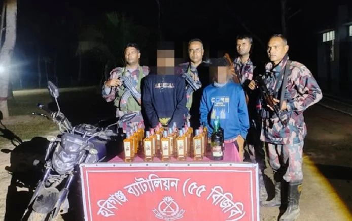 বিজিবির অভিযানে ভারতীয় ম/দসহ আটক ২